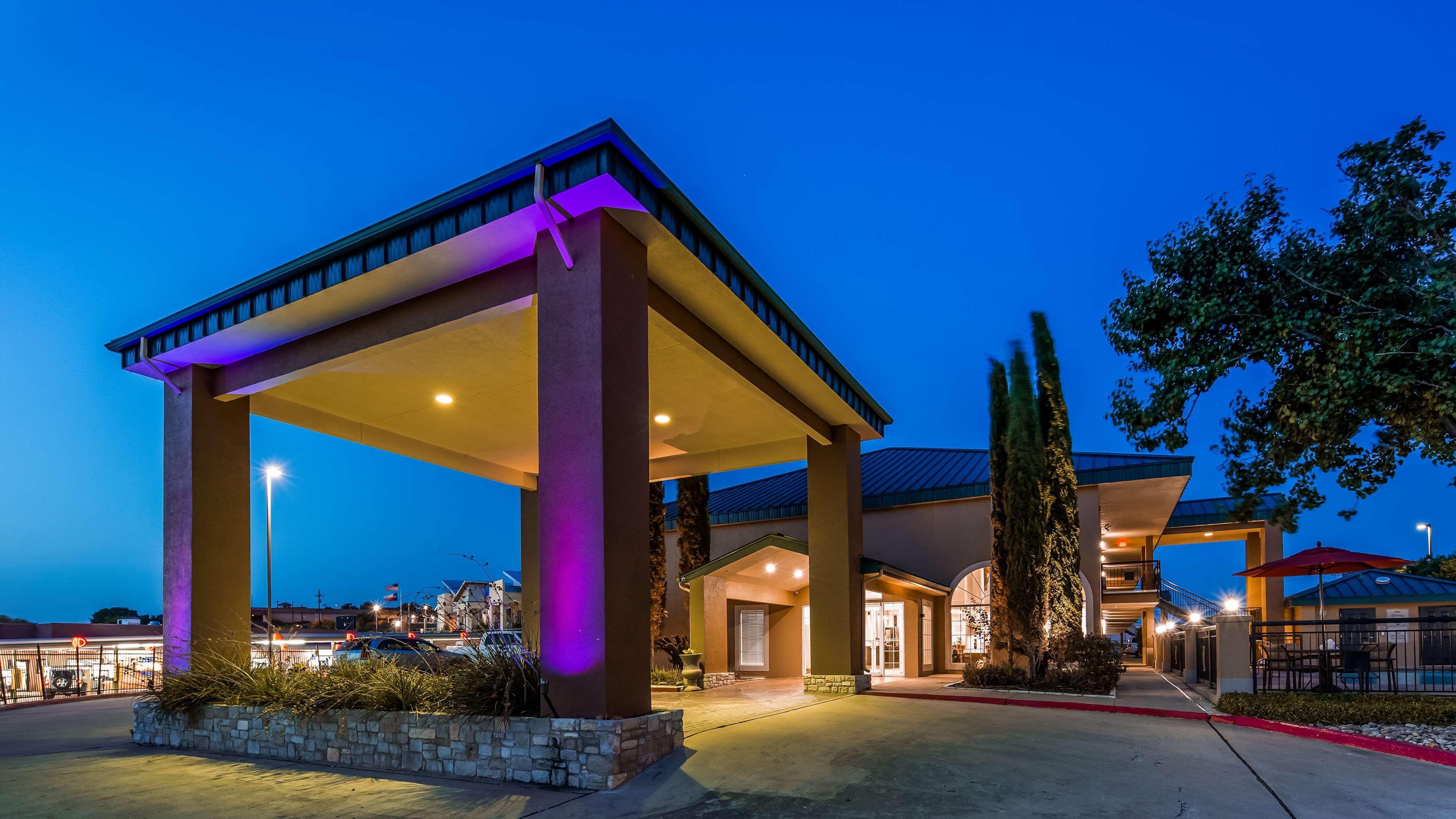 Best Western Marble Falls Inn Экстерьер фото